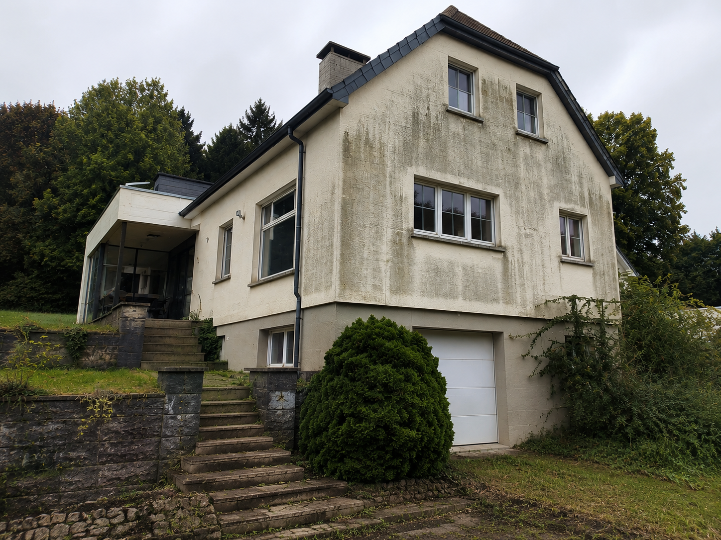 Villa dans le Brabant wallon avant isolation façade