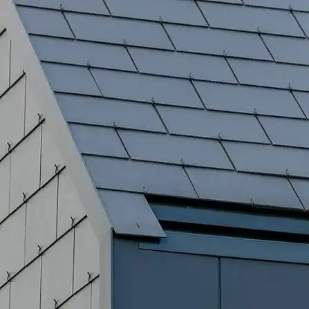 Toiture ardoise artificielle Cedral installée sur une maison en Belgique
