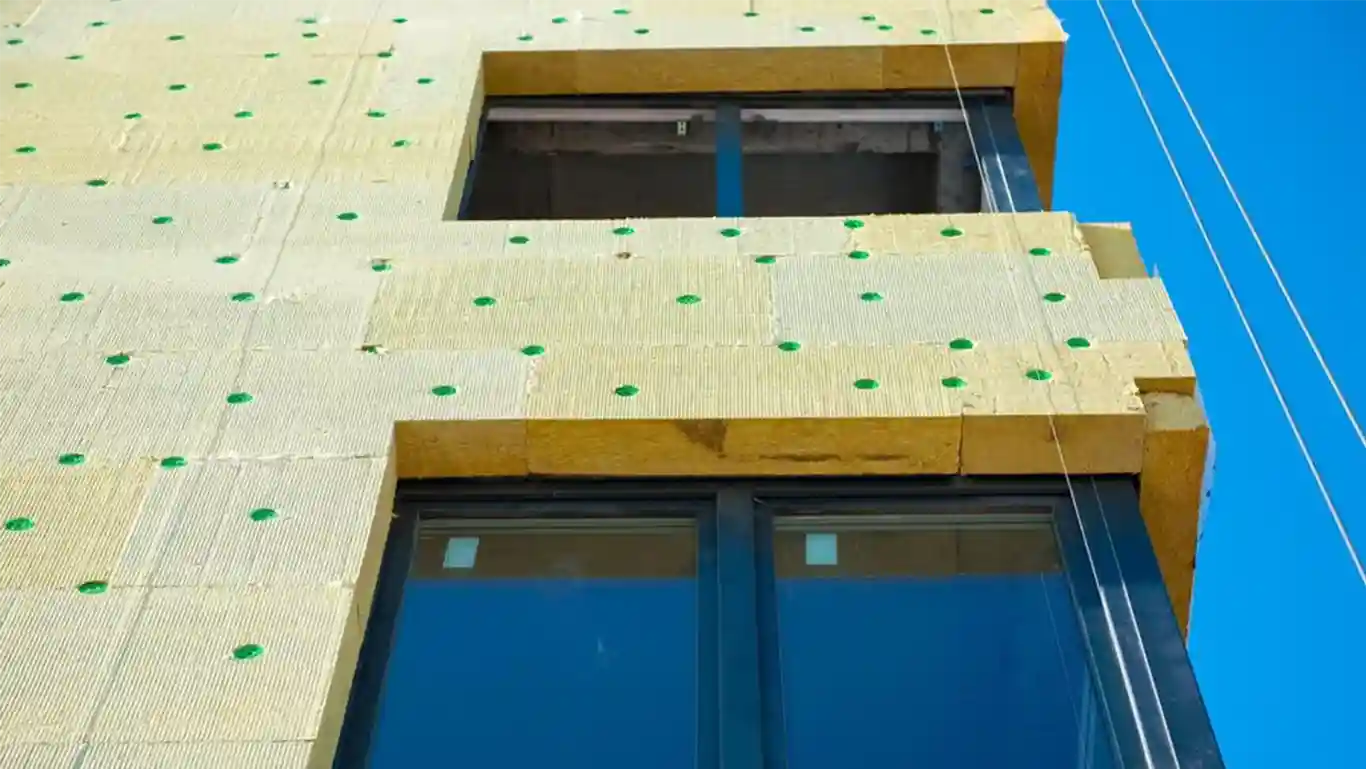 Travaux d’isolation de façade réalisés par IronBuilders