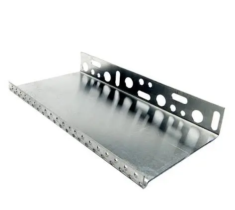 Profilé de départ en aluminium sous des panneaux isolants de façade